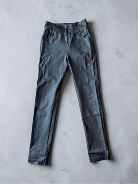 Women’s High-Rise Black Slim Jeans